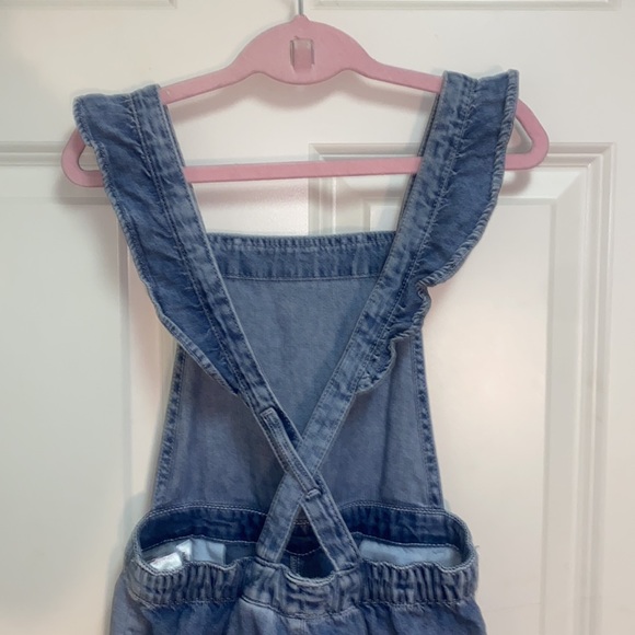 H&M Ruffle Overalls - Picture 6 of 13